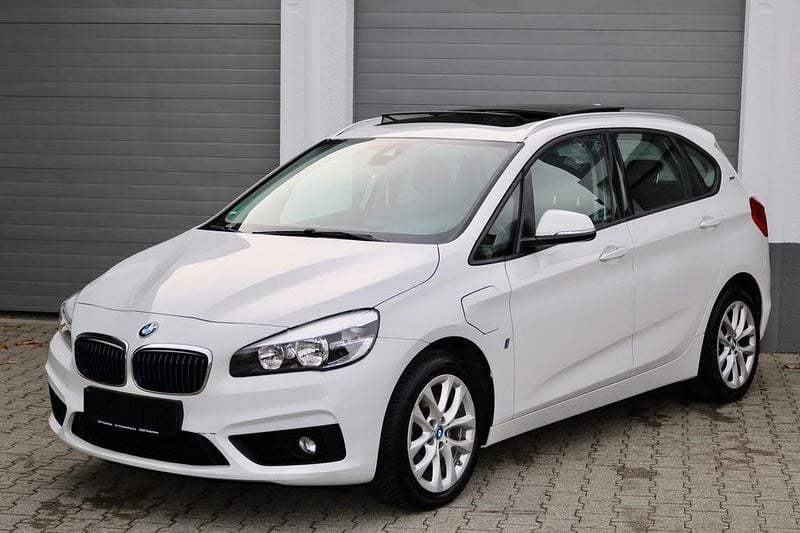 Weiß Gebraucht 2017 BMW 225 Active Tourer Advantage Van / Kleinbus | 10.900 € (Superpreis) - Bild 1/4
