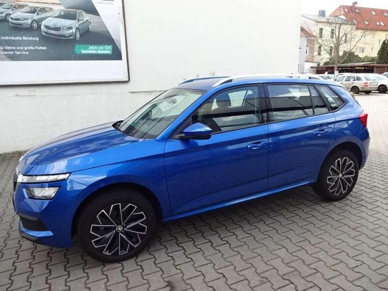 Raceblau metallic Gebraucht 2022 Skoda Kamiq Style SUV | 22.550 € (Etwas zu teuer) - Bild 1/4