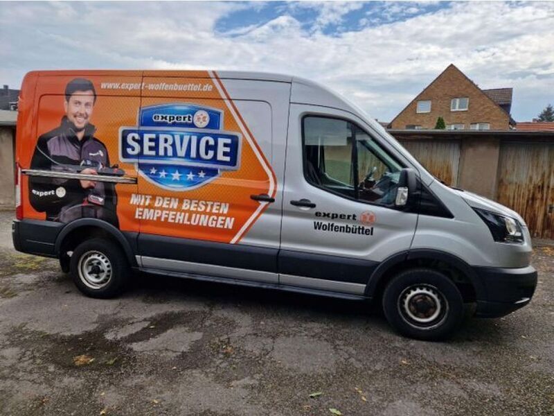 Gebraucht Ford Transit 105 PS (77 kW) 2018 Grausilber metallik (metallic) Van