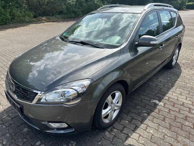 Silber Gebraucht 2010 Kia Ceed Sportswagon Kombi | 4.990 € (Fairer Preis) - Bild 1/4