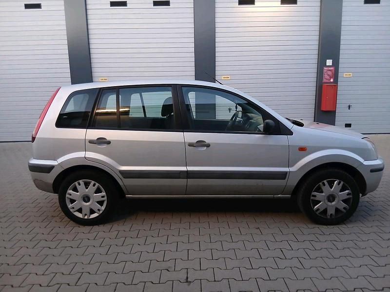 Gebraucht Ford Fusion 75 PS (55 kW) 2007 Grau Kleinwagen