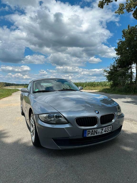 Grau Gebraucht 2006 BMW Z4 Sport Line Coupé | 13.916 € (Fairer Preis) - Bild 1/4