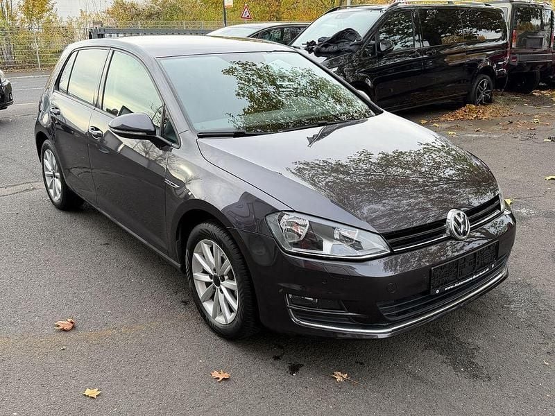 Grau Gebraucht 2015 VW Golf VII LOUNGE Limousine | 9.300 € (Guter Preis) - Bild 1/4