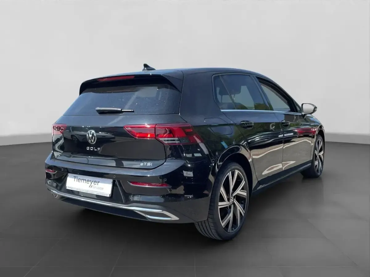 Gebraucht VW Golf VIII Style 131 PS (96 kW) 2024 Schwarz Limousine