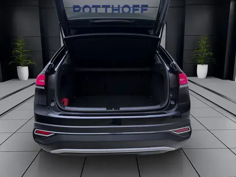 Gebraucht VW Taigo Style 110 PS (80 kW) 2023 Deep black perleffekt SUV