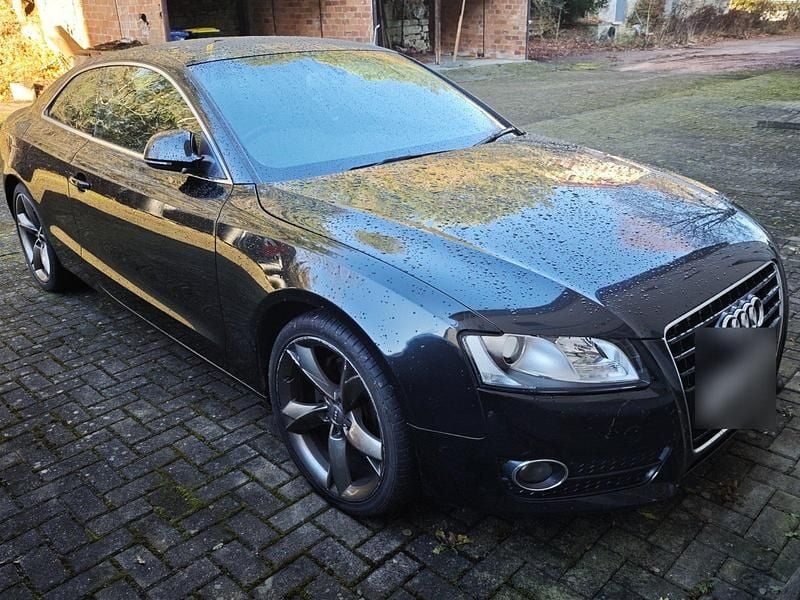 Schwarz Gebraucht 2010 Audi A5 Limousine | 4.999 € - Bild 1/4