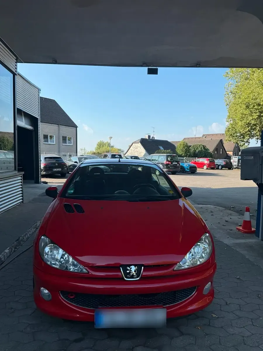 Gebraucht Peugeot 206 CC 80 PS (58 kW) 2006 Rot Cabrio