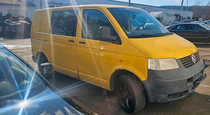 Second-hand VW Transporter 84 CP (61 kW) 2007 Galben Van