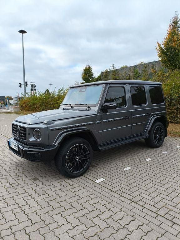 Grau Gebraucht 2024 Mercedes G450 AMG line SUV | 154.000 € (Superpreis) - Bild 1/4