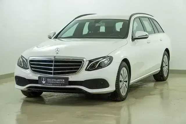 Gebraucht Mercedes E220 194 PS (142 kW) 2019 Weiß Kombi