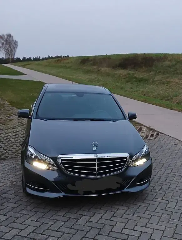 Gebraucht Mercedes E200 Elegance 184 PS (135 kW) 2015 Grau Limousine