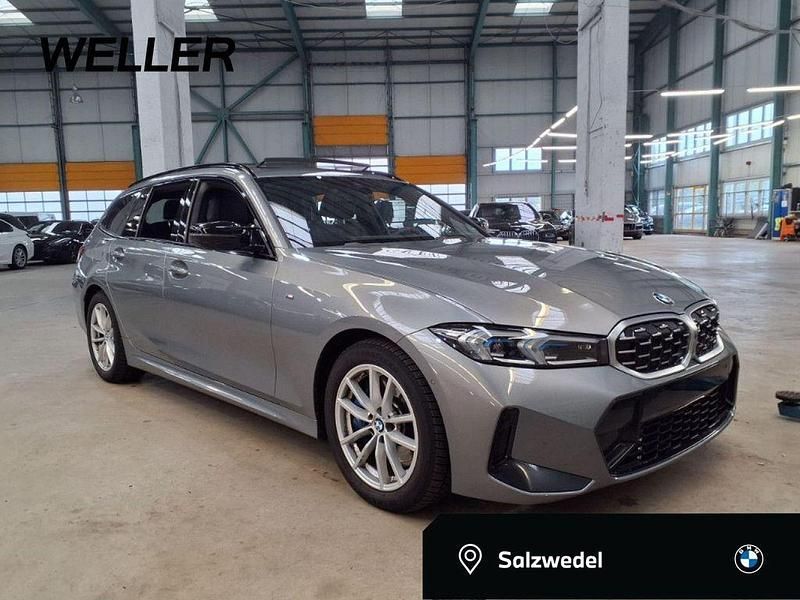 Skyscraper grau (grau) Gebraucht 2025 BMW M340 M Sport Limousine | 54.850 € (Superpreis) - Bild 1/4