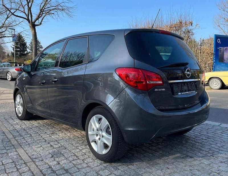 Gebraucht Opel Meriva Design Edition 101 PS (74 kW) 2012 Karbongrau Van / Kleinbus