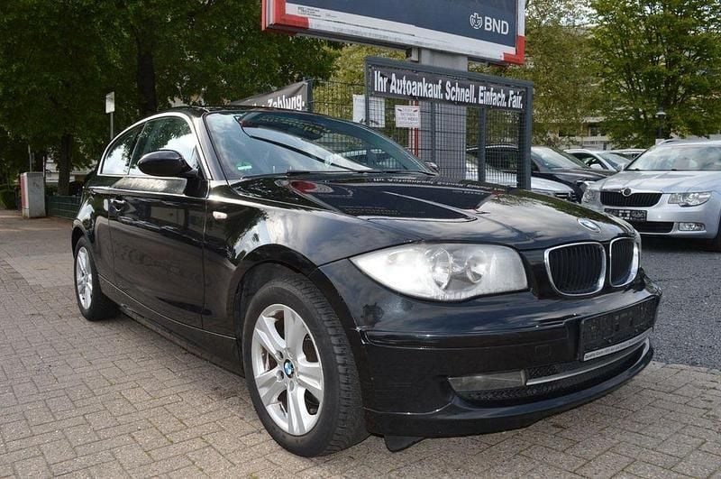 Schwarz Gebraucht 2009 BMW 118 Advantage Kleinwagen | 1.950 € (Superpreis) - Bild 1/4