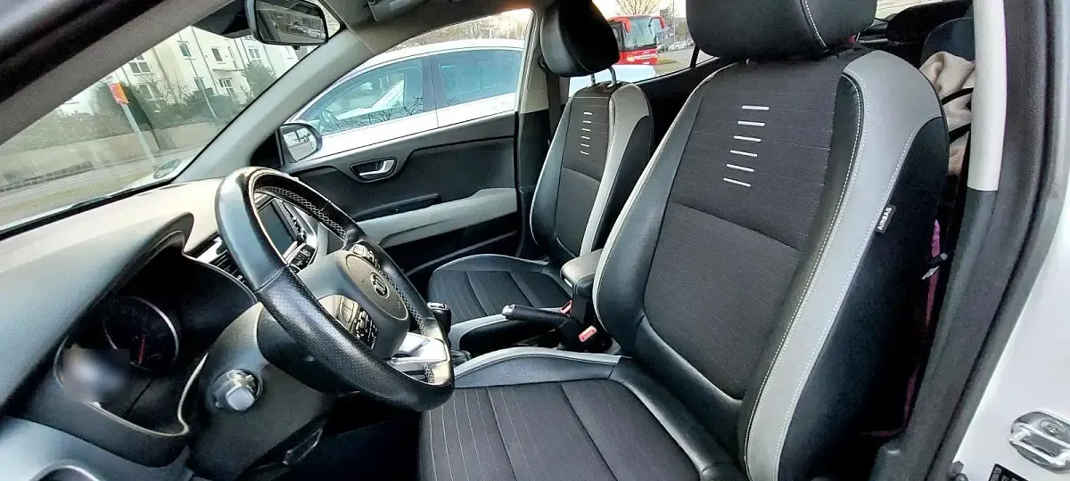 Gebraucht Kia Stonic 120 PS (88 kW) 2018 Weiß SUV