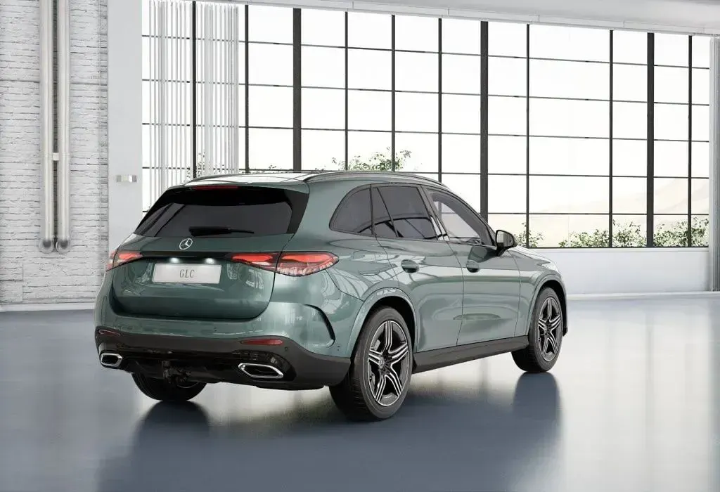 Gebraucht Mercedes GLC300 AMG 269 PS (197 kW) 2025 Silber SUV