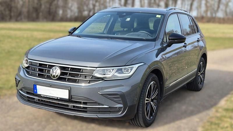 Gebraucht VW Tiguan Active 150 PS (110 kW) 2022 Grau SUV