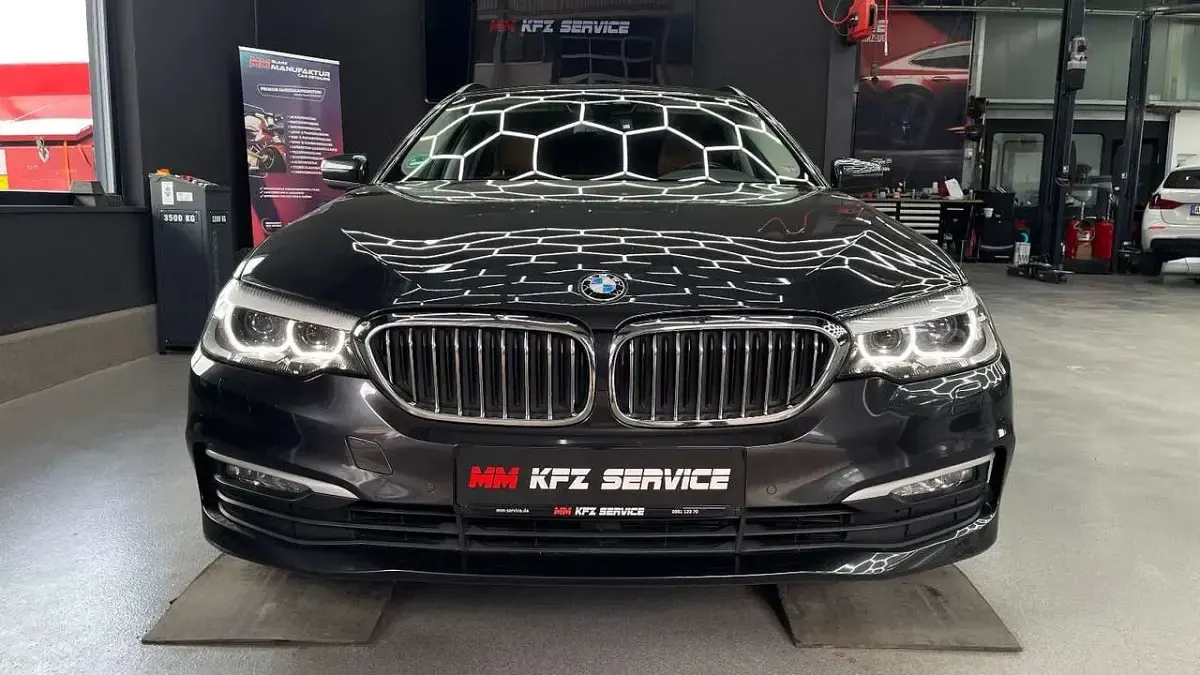 Używany BMW 520 Performance 190 KM (139 kW) 2017 Szary Kombi