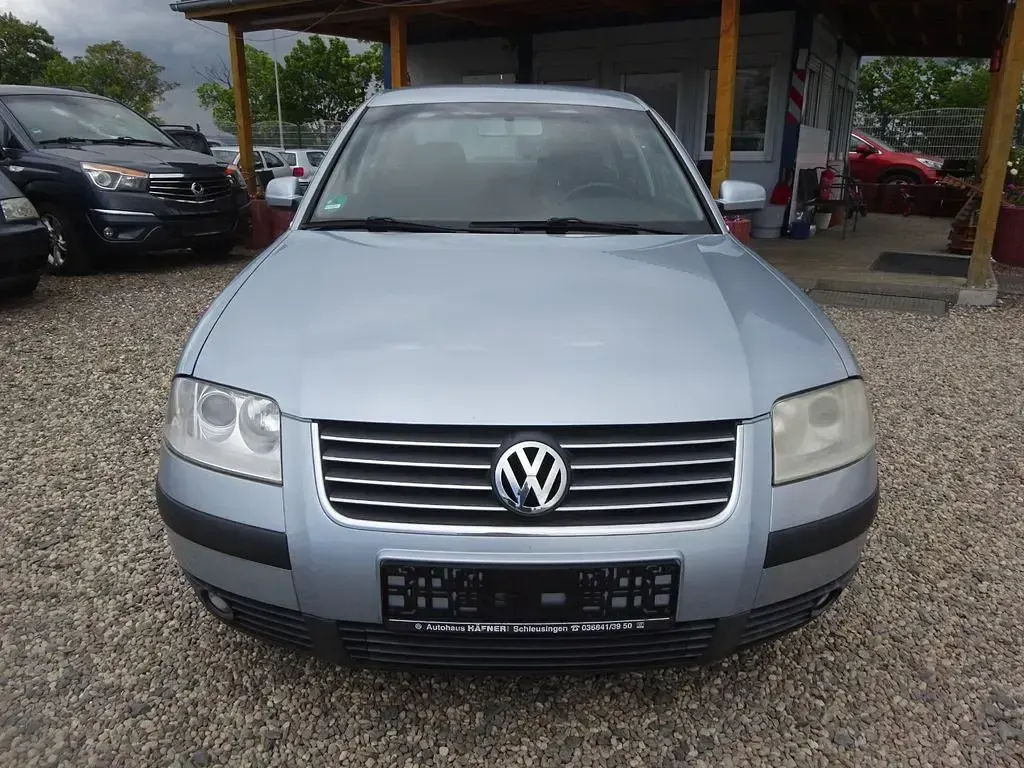 Gebraucht VW Passat Comfortline 116 PS (85 kW) 2001 Blau Limousine