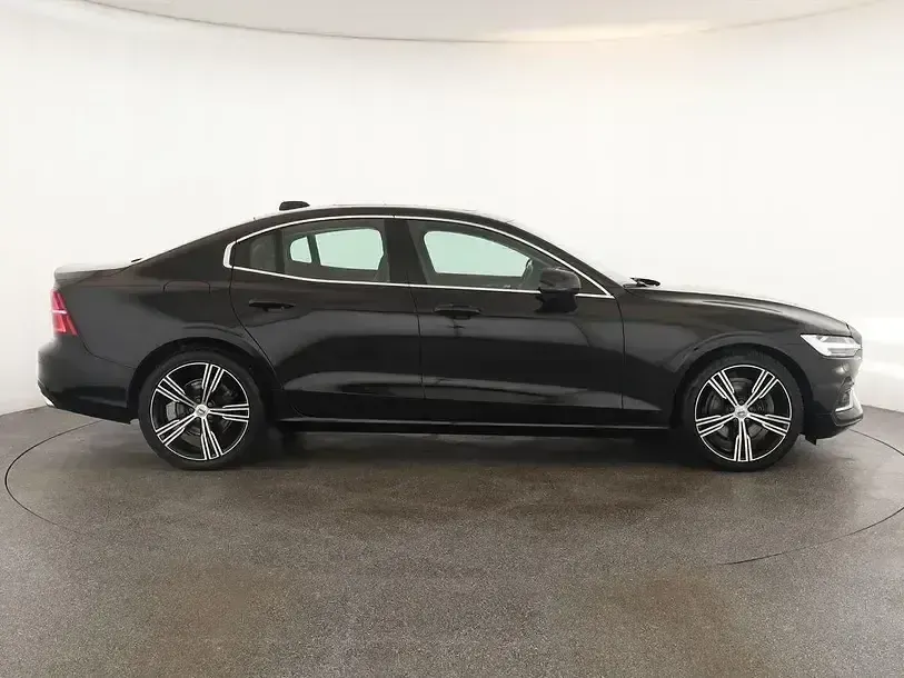 Gebraucht Volvo S60 Inscription 197 PS (144 kW) 2022 Onyx black Limousine