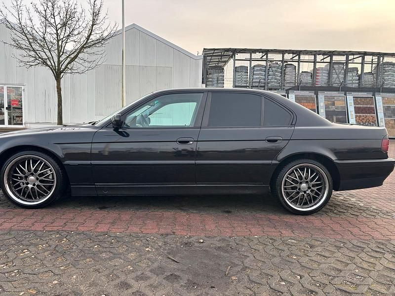 Gebraucht BMW 740L 286 PS (210 kW) 1995 Schwarz Limousine
