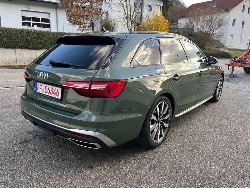 Gebraucht Audi A4 S-Line 204 PS (150 kW) 2023 Grün Kombi