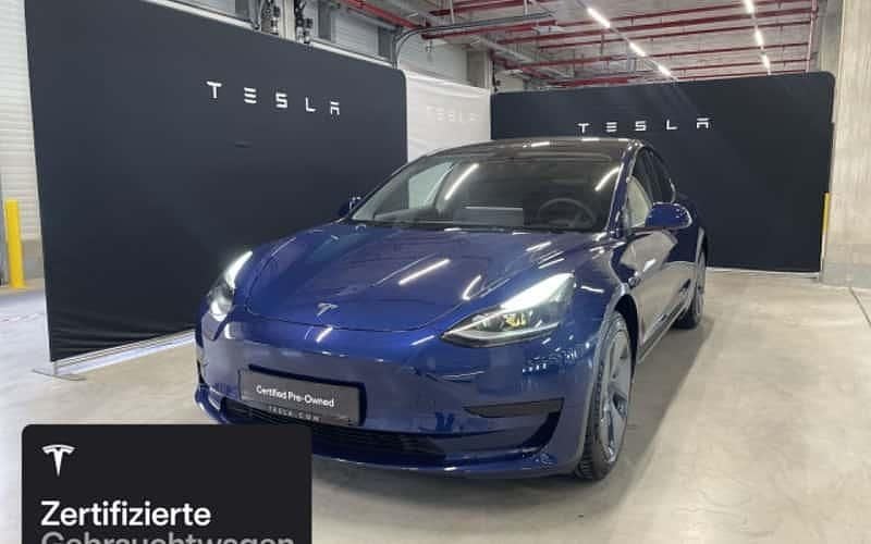 Blau Gebraucht 2021 Tesla Model 3 RWD Limousine | 25.700 € (Fairer Preis) - Bild 1/4