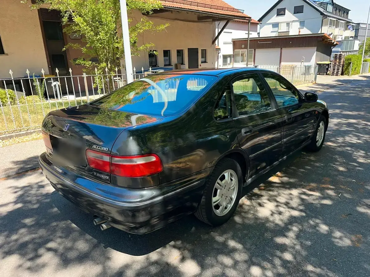 Gebraucht Honda Accord 150 PS (110 kW) 1997 Schwarz Limousine