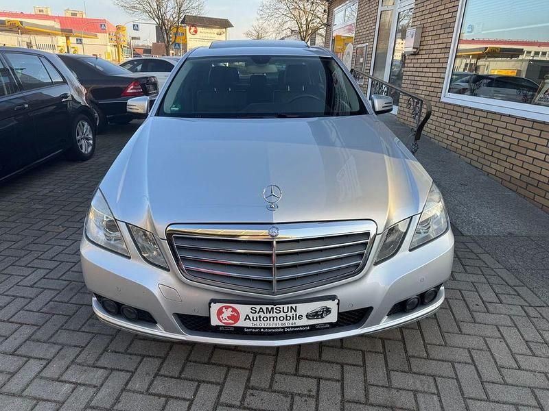 Gebraucht Mercedes E200 136 PS (100 kW) 2011 Silber Limousine