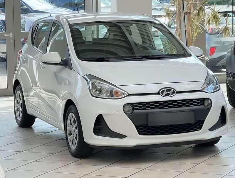 Weiß Gebraucht 2019 Hyundai i10 Trend Kleinwagen | 9.599 € (Guter Preis) - Bild 1/4