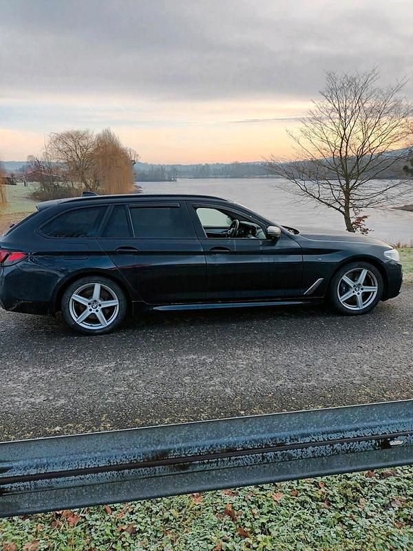 Schwarz Gebraucht 2019 BMW M550 Limousine | 36.950 € (Etwas zu teuer) - Bild 1/4