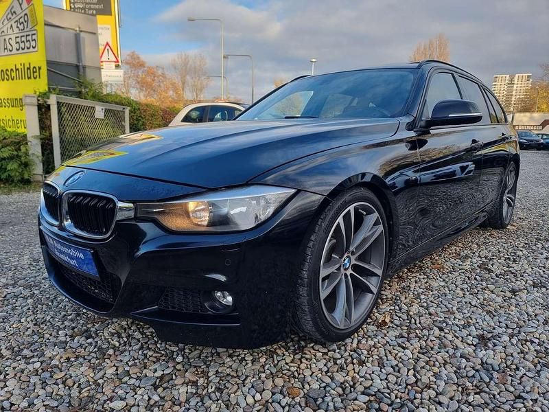 Black sapphire metallic Gebraucht 2012 BMW 330 M Sport Kombi | 9.950 € (Fairer Preis) - Bild 1/4