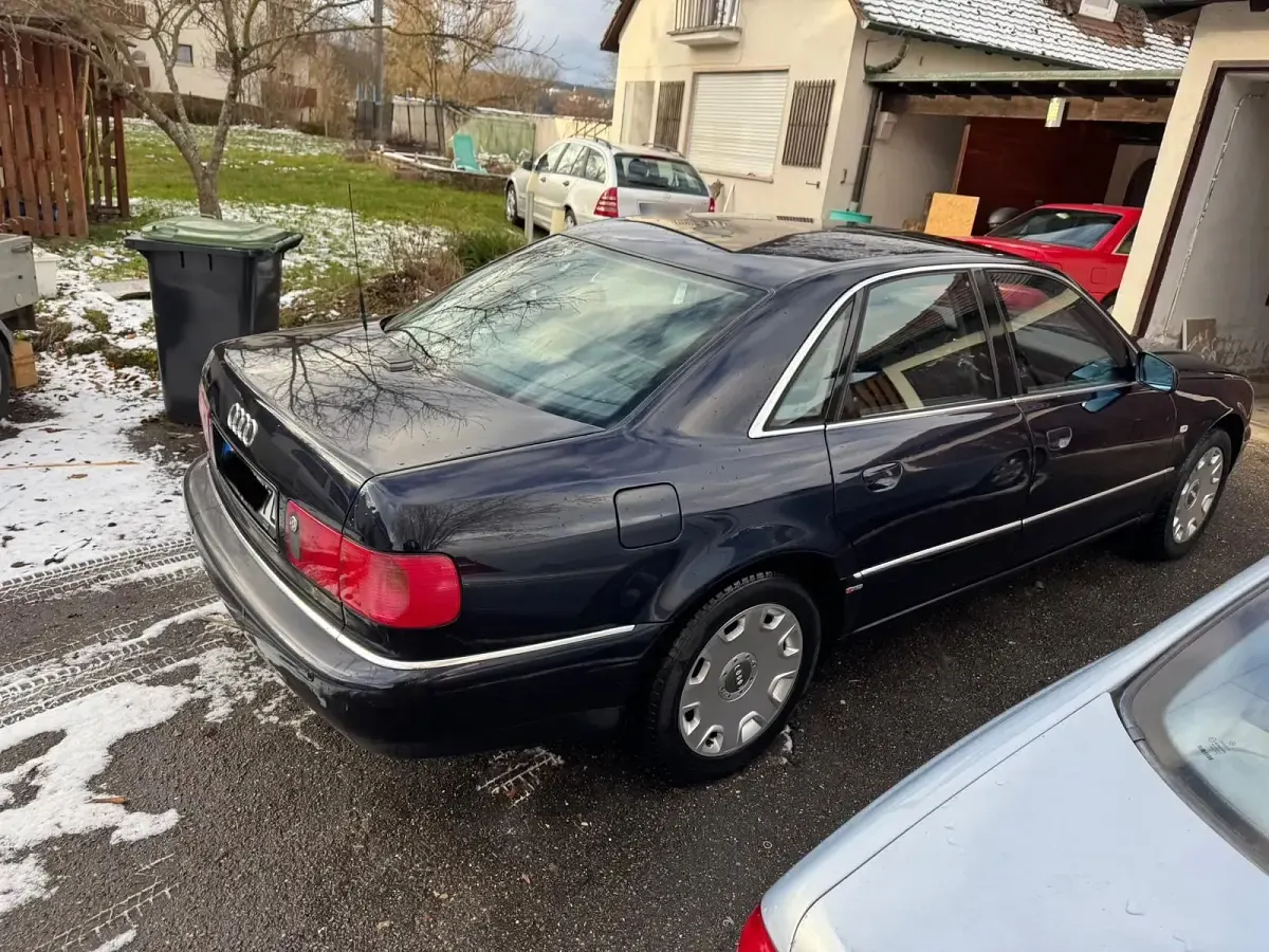 Gebraucht Audi A8 260 PS (191 kW) 2001 Blau Limousine