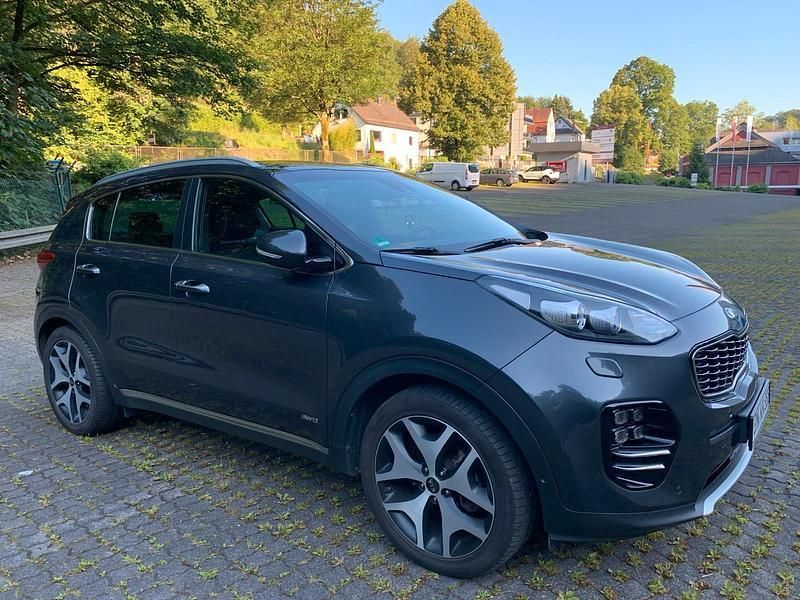 Grau Gebraucht 2016 Kia Sportage GT-Line SUV | 19.950 € (Etwas zu teuer) - Bild 1/4