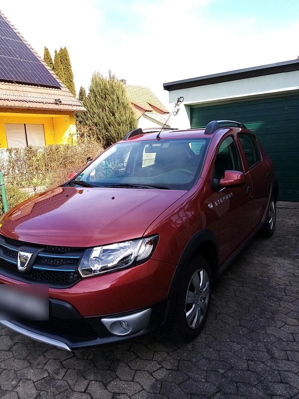 Gebraucht Dacia Sandero Stepway 90 PS (66 kW) 2013 Rot Kleinwagen