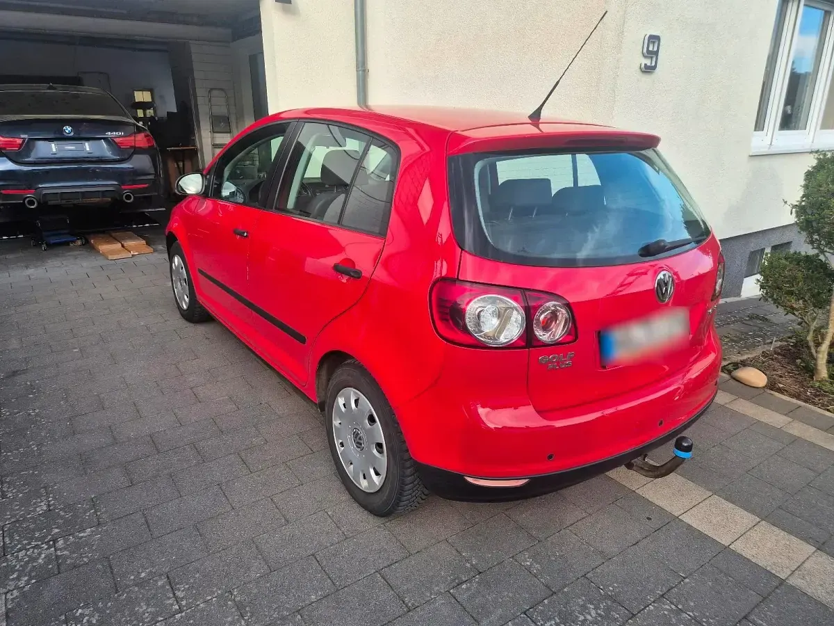 Second-hand VW Golf V 115 CP (84 kW) 2007 Roșu Break