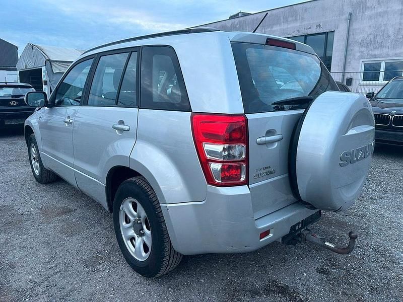 Gebraucht Suzuki Grand Vitara 129 PS (94 kW) 2013 Grau SUV