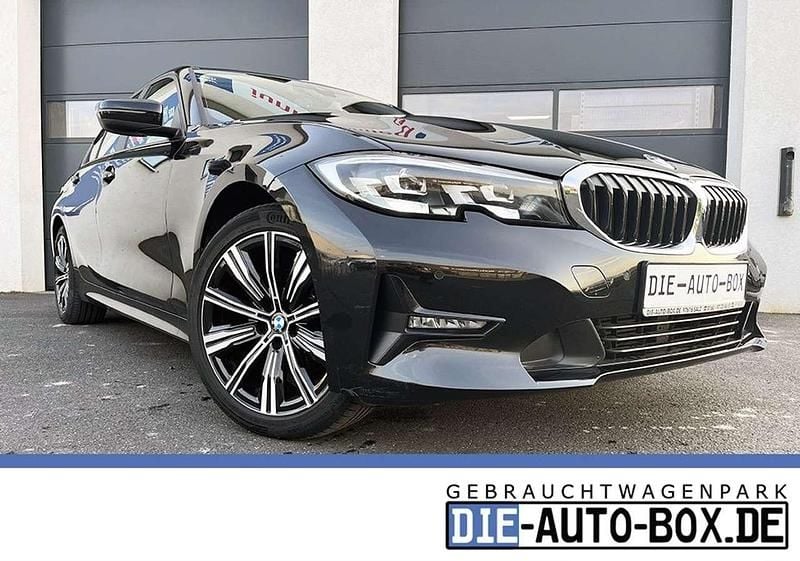 Gebraucht BMW 320 Advantage 190 PS (139 kW) 2020 Black sapphire Limousine