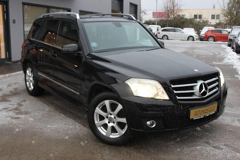 Schwarz Gebraucht 2009 Mercedes GLK320 SUV | 12.499 € (Fairer Preis) - Bild 1/4