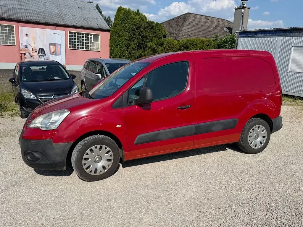 Gebraucht Citroën Berlingo 75 PS (55 kW) 2010 Rot Van / Kleinbus