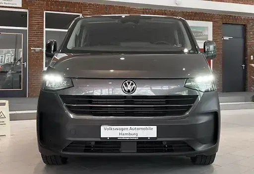 Neu VW Caravelle Life 150 PS (110 kW) 2025 Grau Van