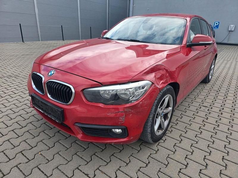 Rot Gebraucht 2017 BMW 118 Advantage Kleinwagen | 8.650 € (Superpreis) - Bild 1/4