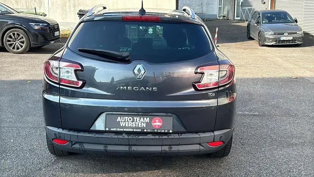 Gebraucht Renault Mégane Dynamique 131 PS (96 kW) 2011 Grau Limousine