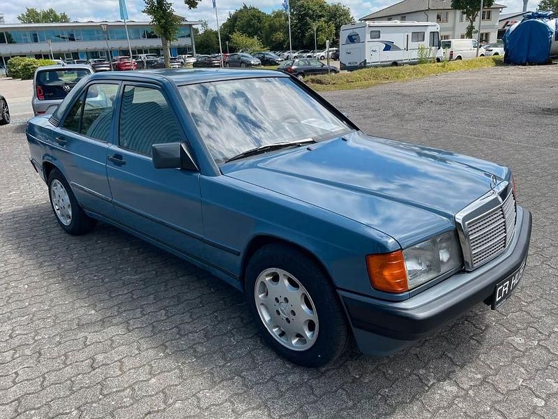 Blau Gebraucht 1983 Mercedes 190 Limousine | 3.500 € - Bild 1/4