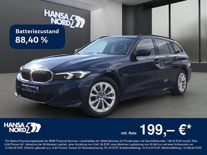 Blau / phytonicblau (metallic) Gebraucht 2022 BMW 320e Kombi | 24.750 € (Fairer Preis) - Bild 1/4