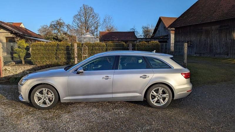 Gebraucht Audi A4 Sport 190 PS (139 kW) 2017 Silber Kombi