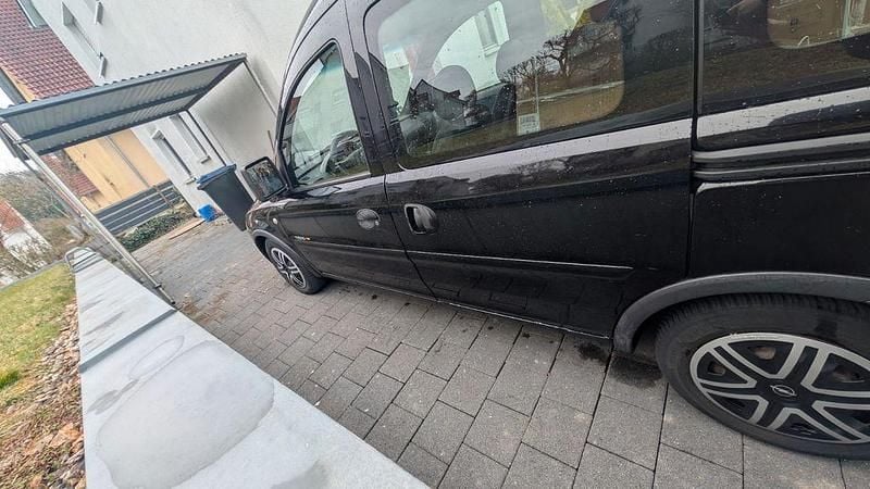 Gebraucht Opel Combo 90 PS (66 kW) 2004 Schwarz Van / Kleinbus