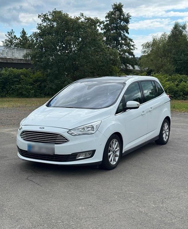 Weiß Gebraucht 2016 Ford Grand C-Max Van / Kleinbus | 12.999 € (Etwas zu teuer) - Bild 1/4
