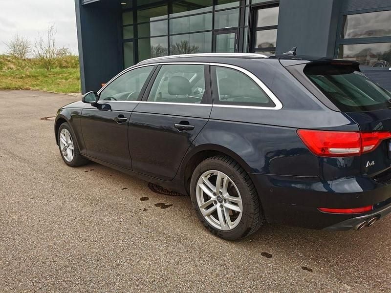 Gebraucht Audi A4 Sport 190 PS (139 kW) 2017 Blau Kombi