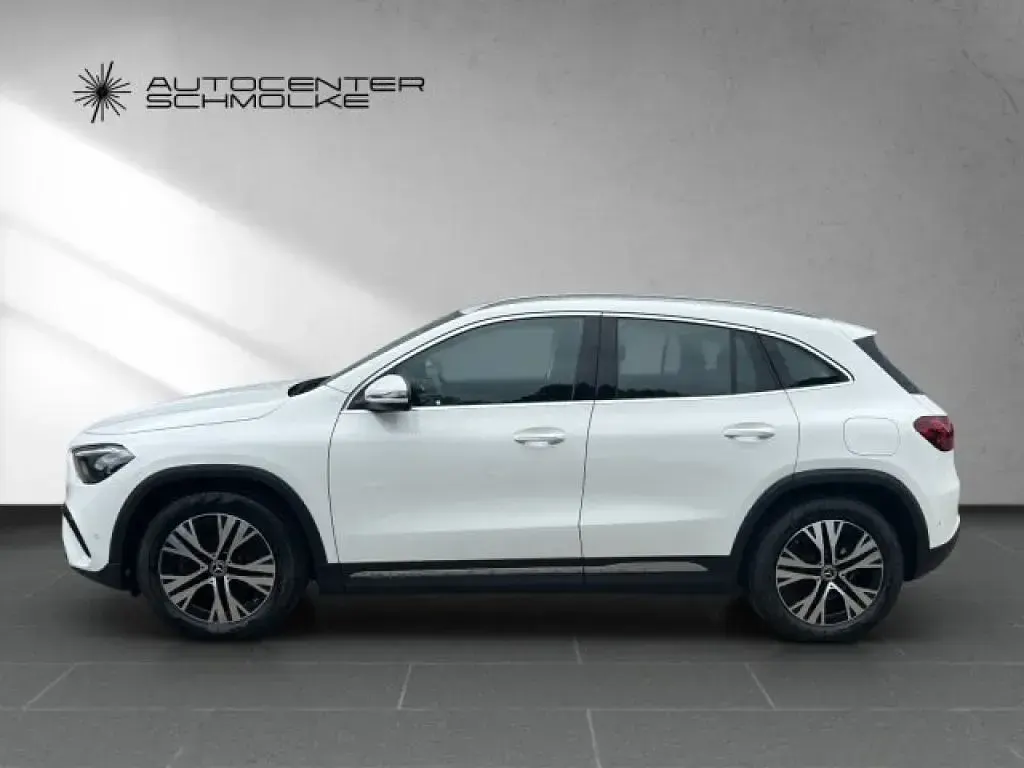Gebraucht Mercedes GLA180 Advanced 136 PS (100 kW) 2025 Unilack polarweiß SUV